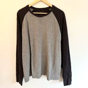 L.L. Bean Men's Long Sleeve Gray and Black Tee